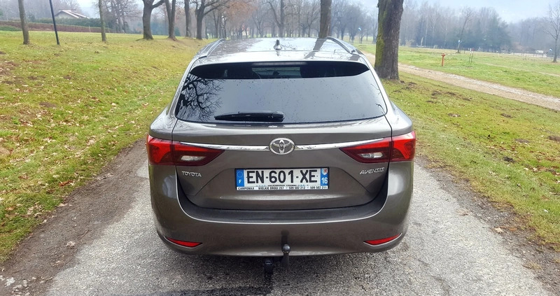 Toyota Avensis cena 68900 przebieg: 55000, rok produkcji 2017 z Szepietowo małe 211